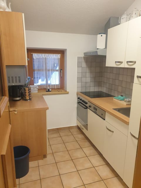 Coffee/tea facilities, Photo of the whole room, dishwasher, minibar, stove, kitchen