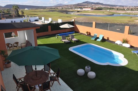 Golfcourse, Beach, City view, Garden view, Lake view, Landmark view, Mountain view, Pool view, Sea view, Swimming pool
