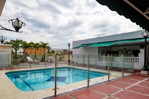 Swimming pool, Swimming pool