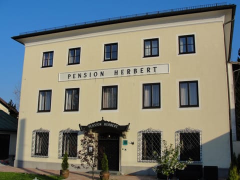 Facade/entrance, Facade/entrance