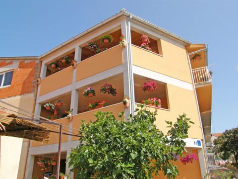 Property building, Facade/entrance, Day, View (from property/room), Balcony/Terrace