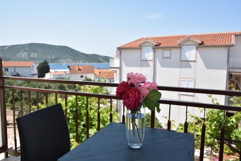 View (from property/room), Balcony/Terrace