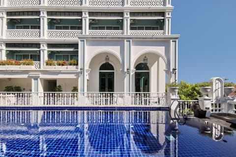 Property building, Swimming pool, Swimming pool