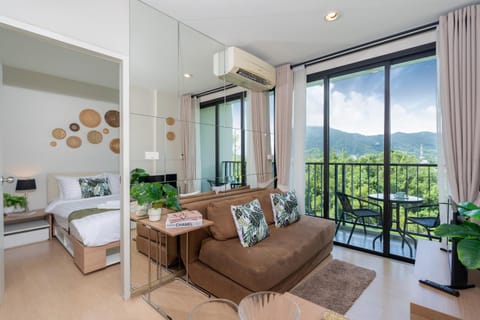 Balcony/Terrace, Living room, Bedroom, Mountain view