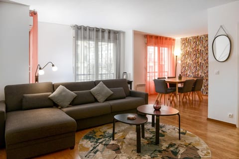 Living room, Seating area, Dining area