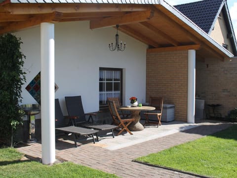 Game Room, Balcony/Terrace