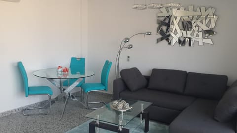 Living room, Photo of the whole room