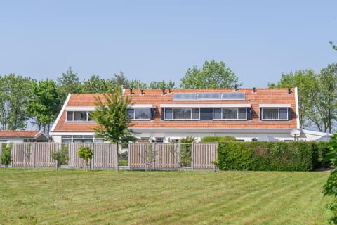 B&B Plompetorenzicht Bed and Breakfast in Burgh-Haamstede