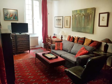 Communal lounge/ TV room, TV and multimedia, Living room, Evening entertainment