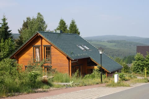 Property building, Day, Natural landscape, Summer, Mountain view