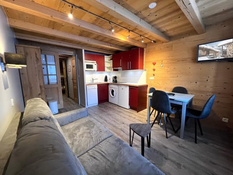 TV and multimedia, Kitchen or kitchenette, Living room, Seating area, Dining area, minibar, pet friendly, stove