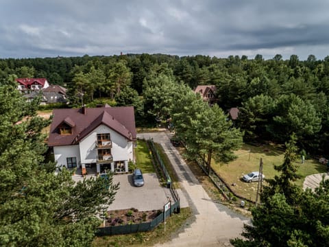 Property building, Day, Neighbourhood, Natural landscape, Bird's eye view, Mountain view, Street view, Parking