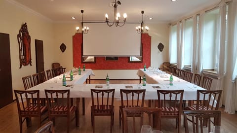 Meeting/conference room