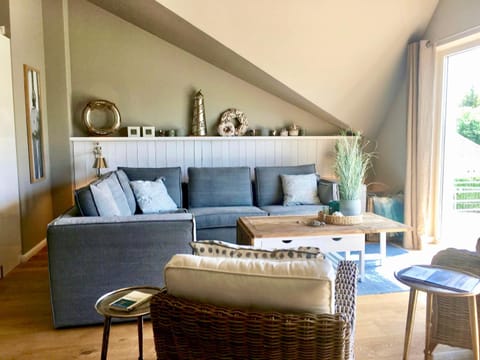 Living room, Lounge or bar