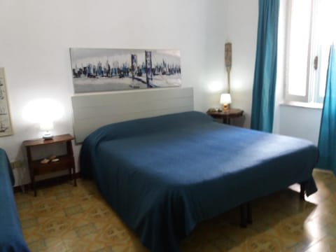 Bed, Decorative detail, Pets