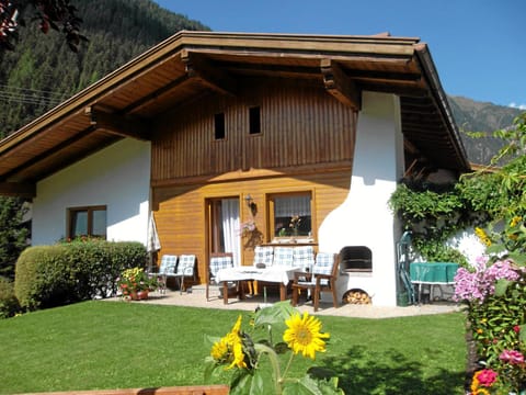 Property building, Day, Summer, Garden, Garden view