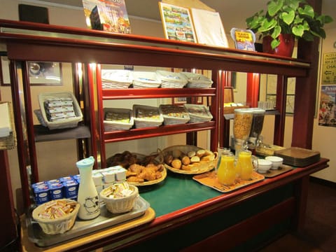 Food and drinks, Buffet breakfast