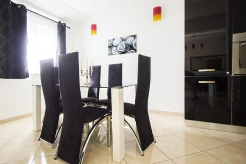 Apartments Paradise Apartment in Okrug Gornji