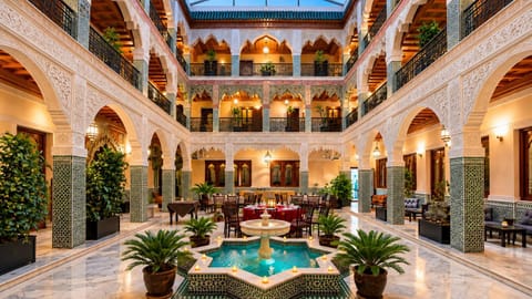 Property building, Patio, Restaurant/places to eat, Decorative detail