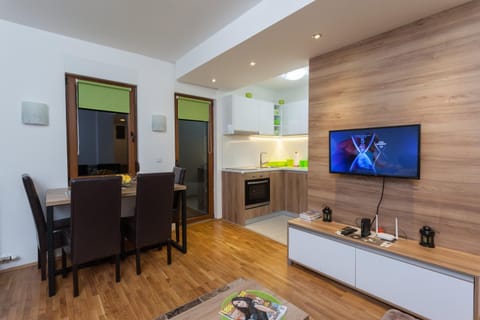 Living room, Dining area, Family, stove