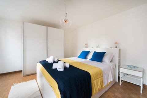 Bed, Photo of the whole room, Bedroom, towels, wardrobe