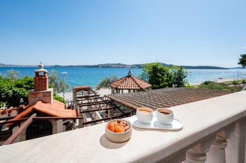 Restaurant/places to eat, Food close-up, Food close-up, Day, Natural landscape, Coffee/tea facilities, View (from property/room), View (from property/room), Balcony/Terrace, Beach, Food, Sea view, sunbed, sunbed, VIP
