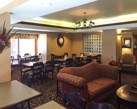 Restaurant/places to eat, Dining area, On site, Breakfast