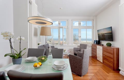 TV and multimedia, Living room, Dining area, Sea view