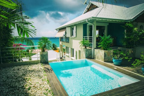 Property building, Garden view, Pool view, Swimming pool, sunbed