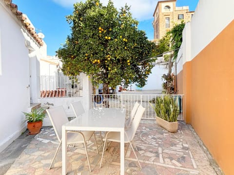 Patio, Dining area
