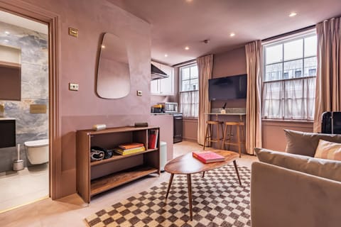 Living room, Seating area, Evening entertainment