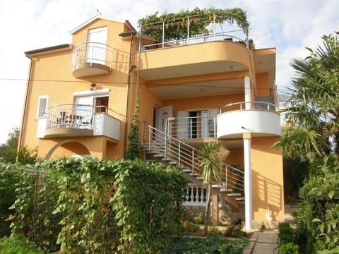 Property building, Facade/entrance, Off site