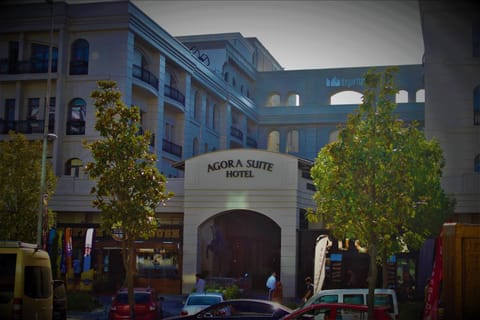 Property building, Facade/entrance, Property logo or sign
