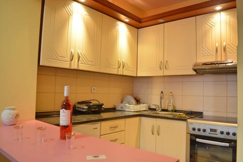 Coffee/tea facilities, Kitchen or kitchenette