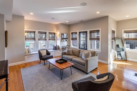 The Newport Lofts - 595 Thames Street House in Newport