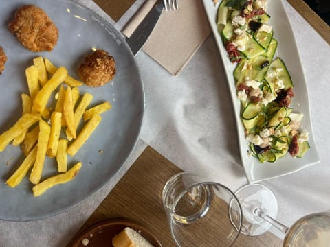 Food and drinks, Food