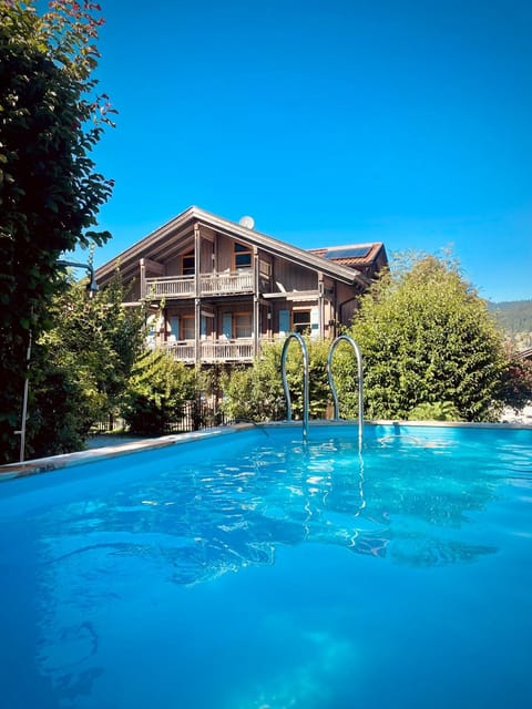 Property building, Garden, Swimming pool