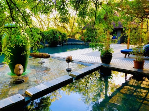 Swimming pool