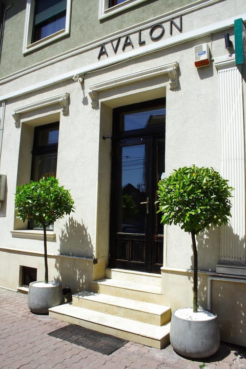 Facade/entrance