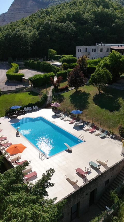 Mountain view, Pool view, Swimming pool