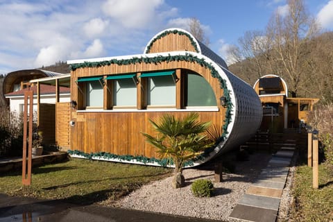 Property building, Spring, Garden