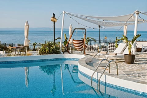 Patio, Day, Natural landscape, Pool view, Sea view, Swimming pool, Swimming pool, sunbed
