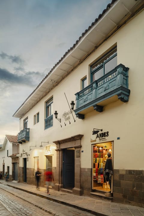 Property building, Facade/entrance