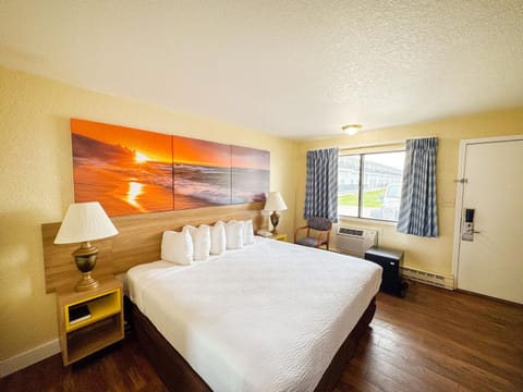 Days Inn by Wyndham Mackinaw City - Lakeview Motel in Mackinaw City