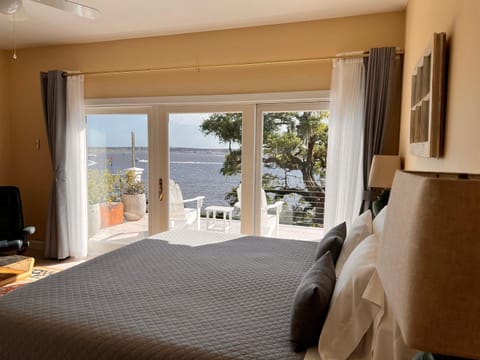Bed, Natural landscape, View (from property/room), Balcony/Terrace, Photo of the whole room, Bedroom, Sea view