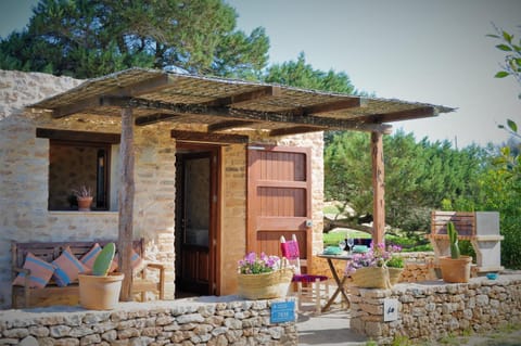 Property building, Patio, Spring, Day, Garden, View (from property/room), Balcony/Terrace, Garden view