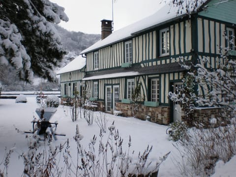 Property building, Winter