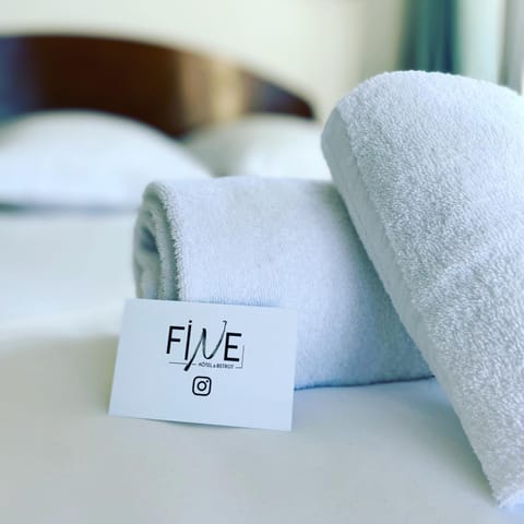 Logo/Certificate/Sign, Bedroom, towels