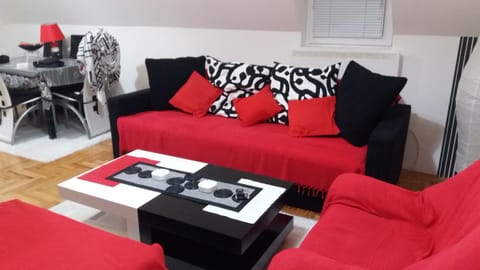 Bed, Living room, Seating area, Garden view, Street view, Family