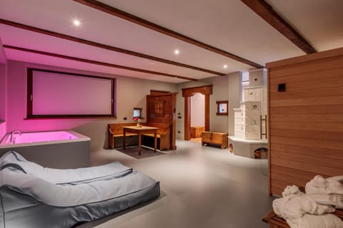 Hot Tub, Sauna, Spa and wellness centre/facilities